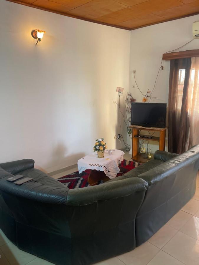 Km'S Cozy Spacious Calm Appart Meuble Yaoundé Εξωτερικό φωτογραφία
