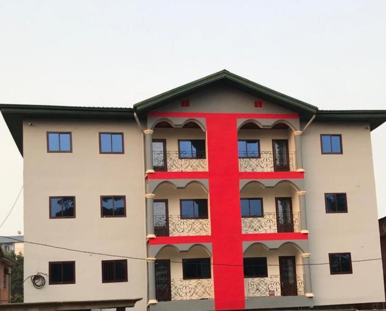 Km'S Cozy Spacious Calm Appart Meuble Yaoundé Εξωτερικό φωτογραφία